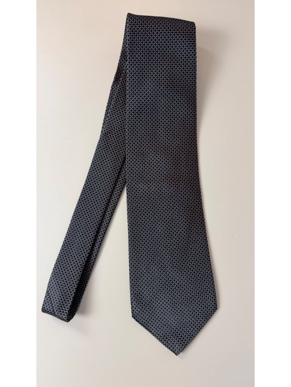 Giorgio Armani Mens 100% Silk Tie Black Microdot Geometric Pattern Made In Italy